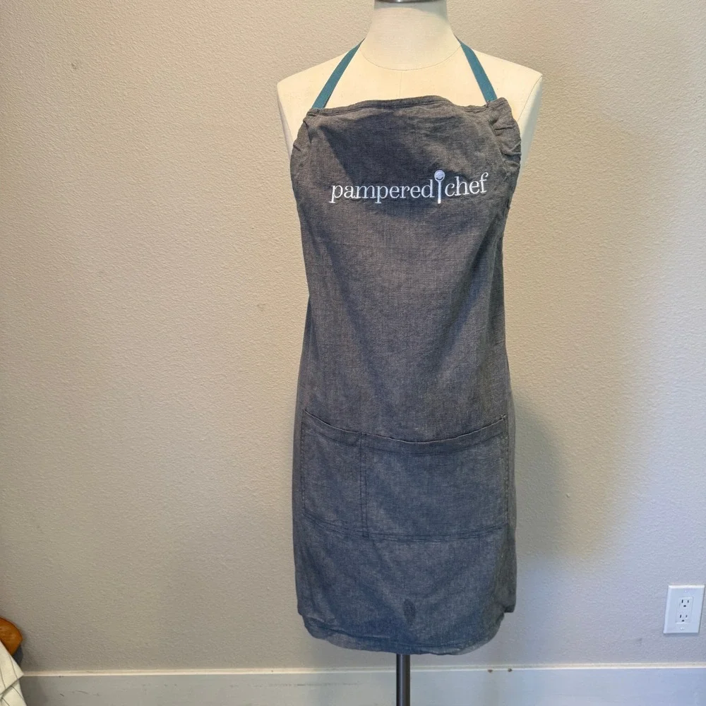 Pampered Chef Grey Chambray Cotton Apron with Pockets‎ and Teal Ties Logo